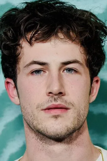 Дилан Миннетт